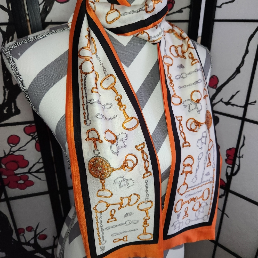 NWOT Chain Print Long Silky Scarf - Picture 4 of 7